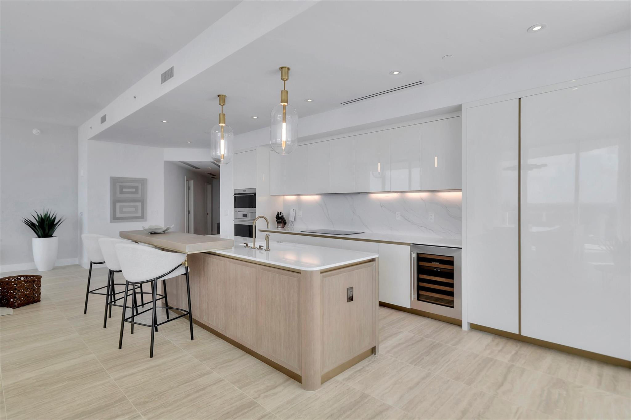 525 N Fort Lauderdale Beach Boulevard Unit: 1903