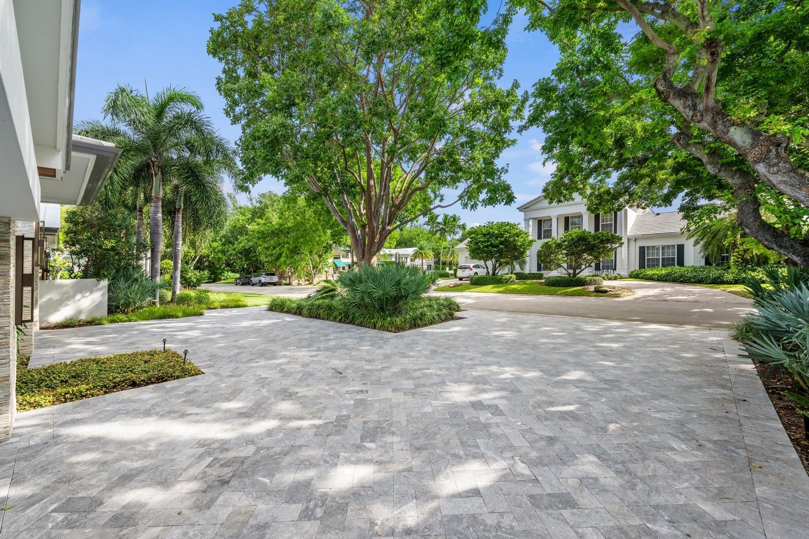 1 Compass Ln