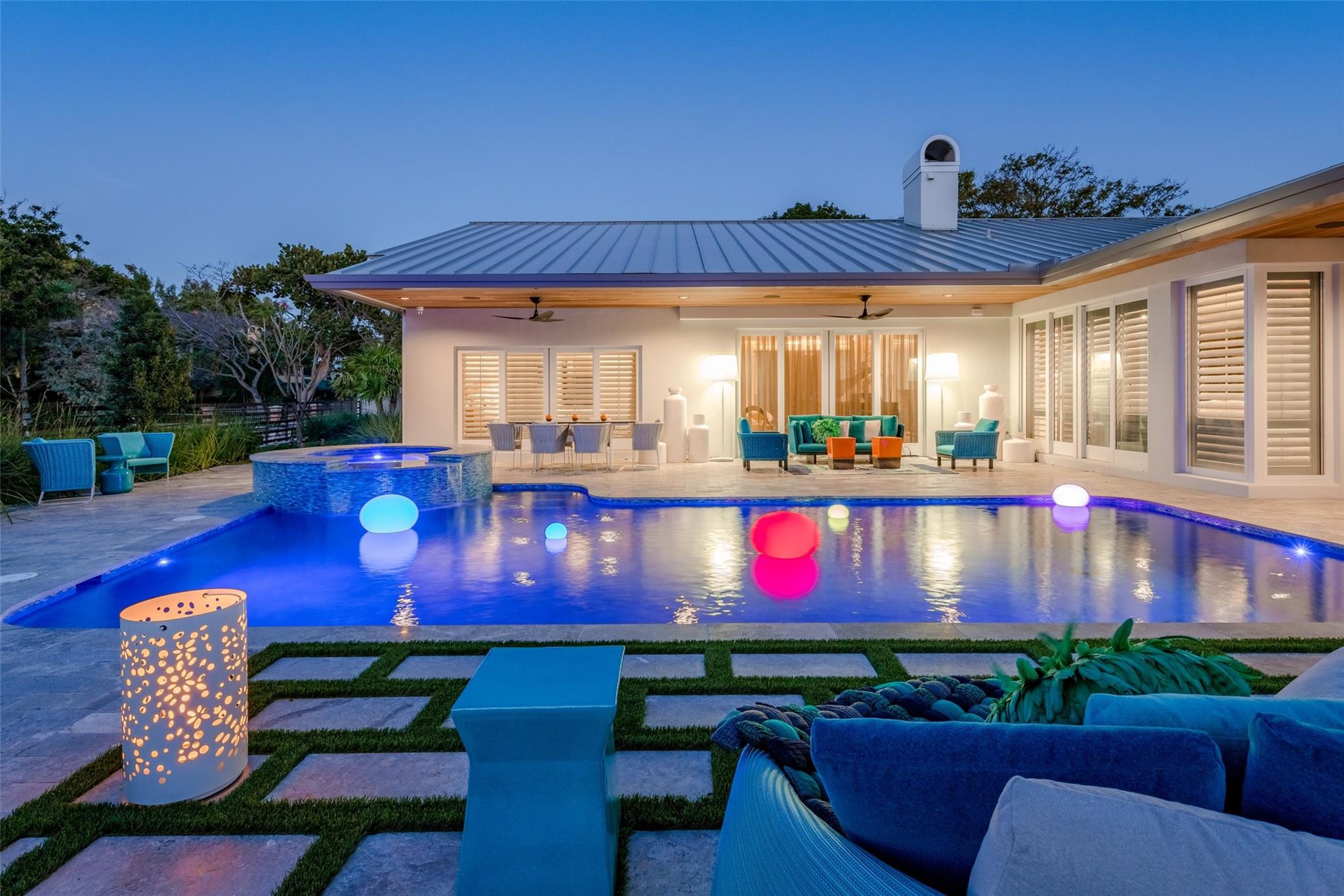 1 Compass Ln