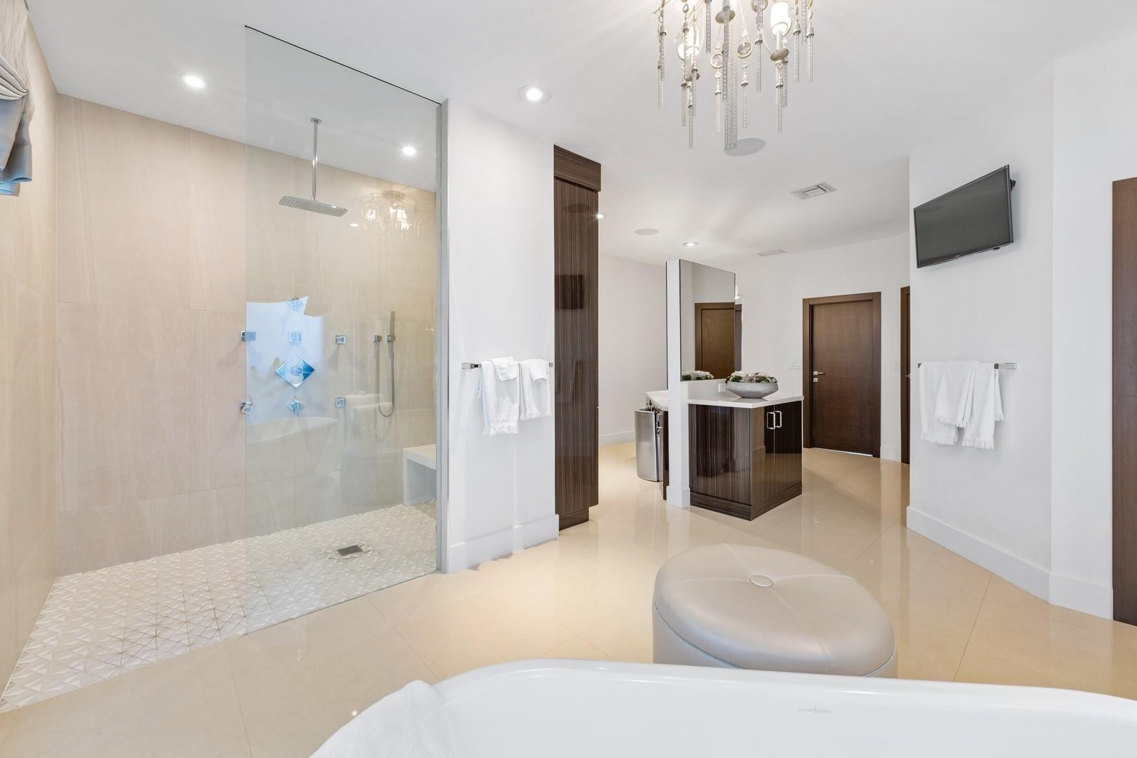 1 Compass Ln