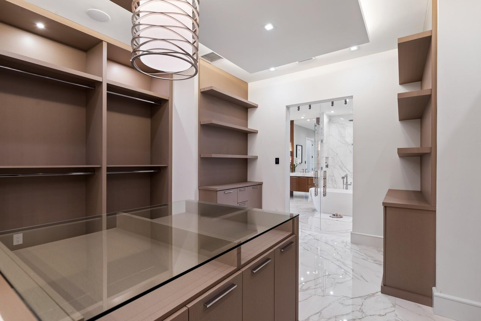 4028 Country Club Ln