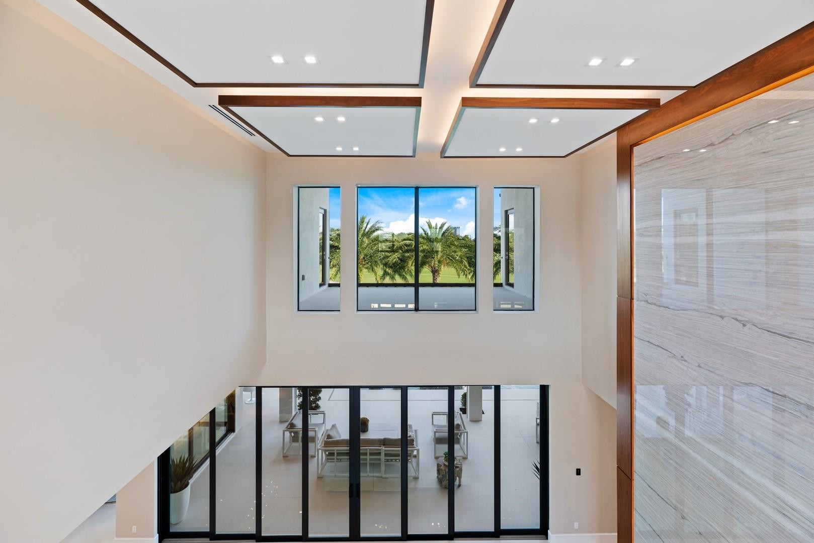 4028 Country Club Ln