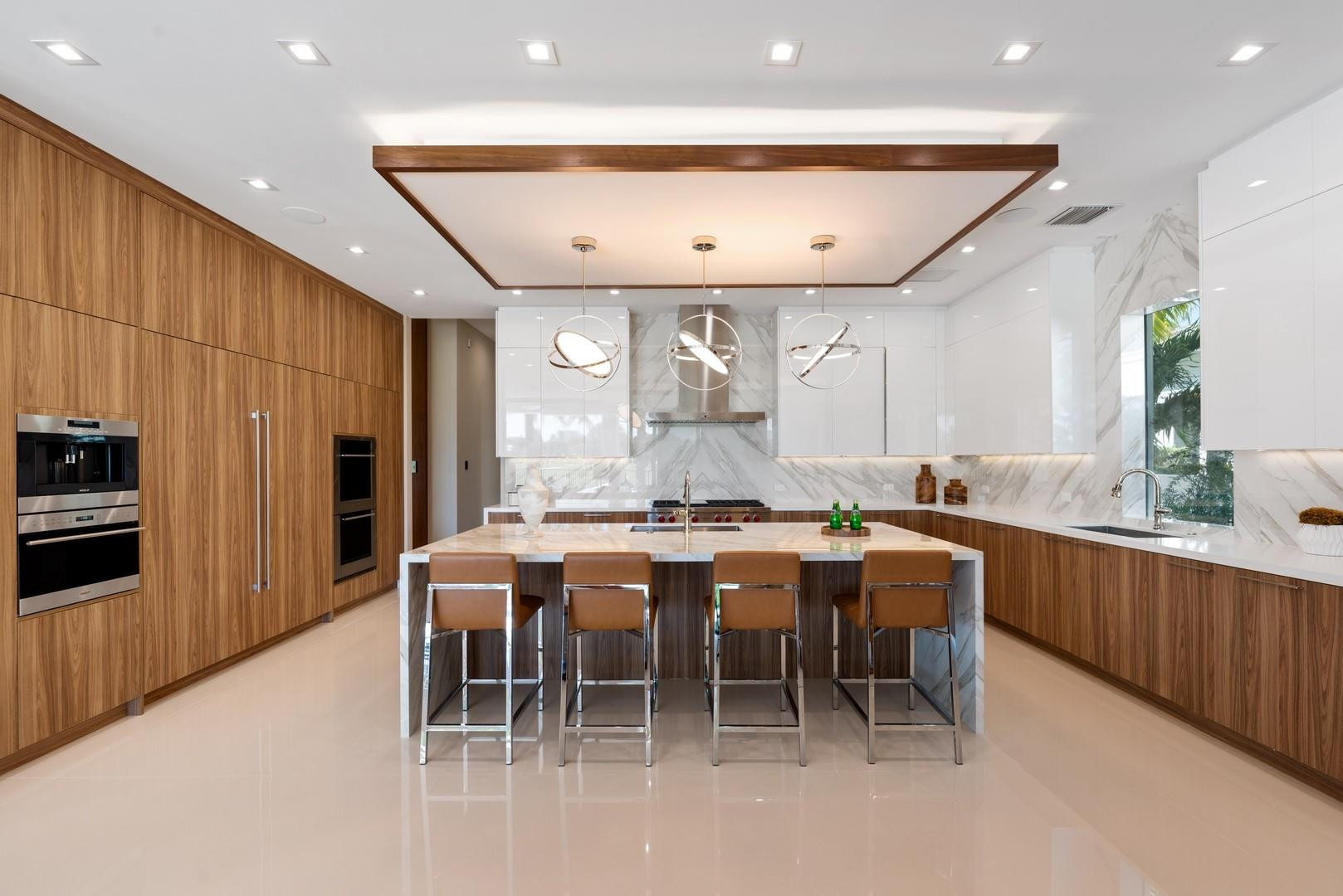 4028 Country Club Ln