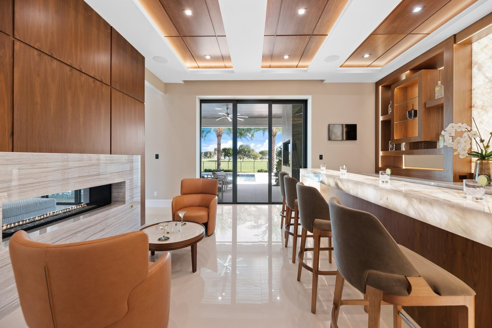 4028 Country Club Ln