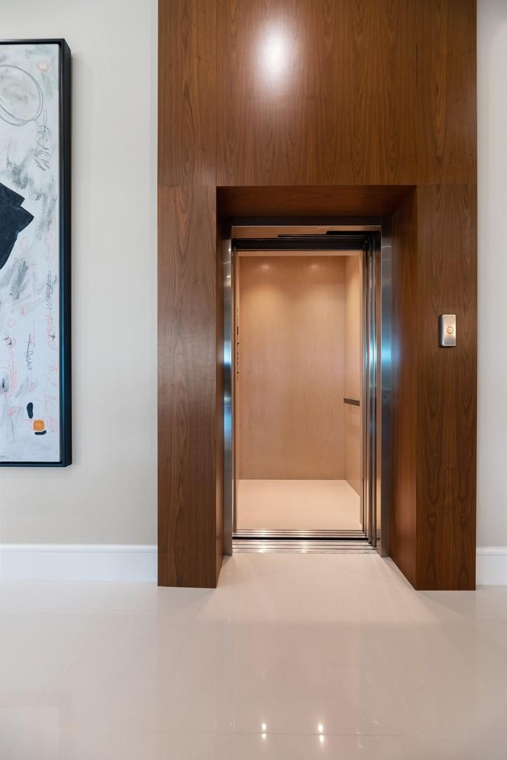 4028 Country Club Ln