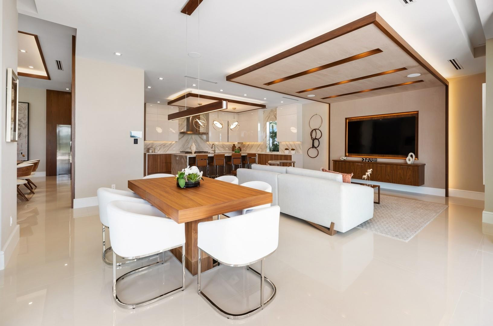 4028 Country Club Ln