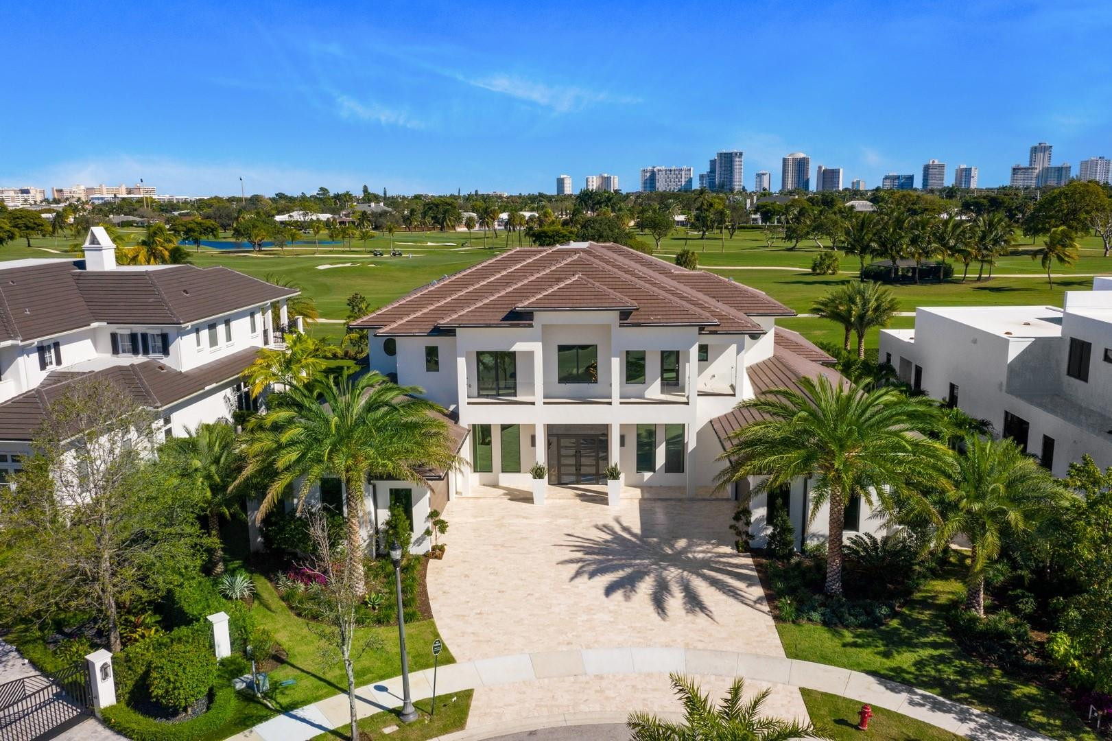 4028 Country Club Ln