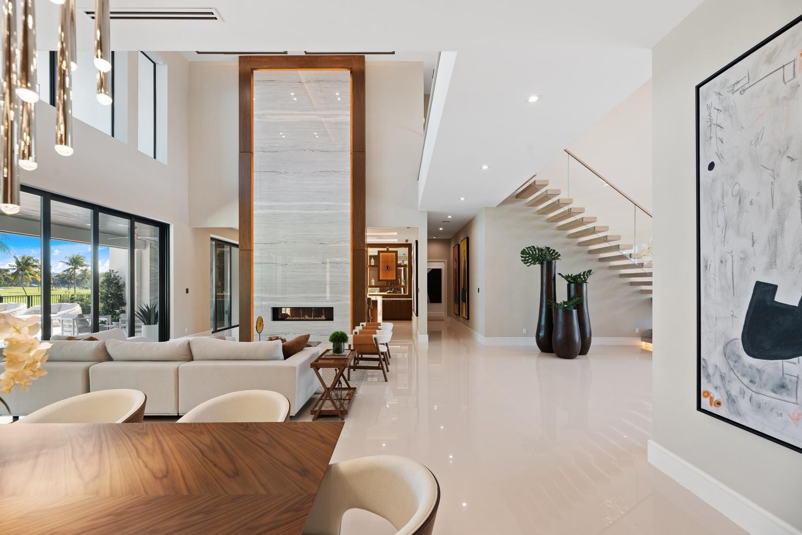 4028 Country Club Ln