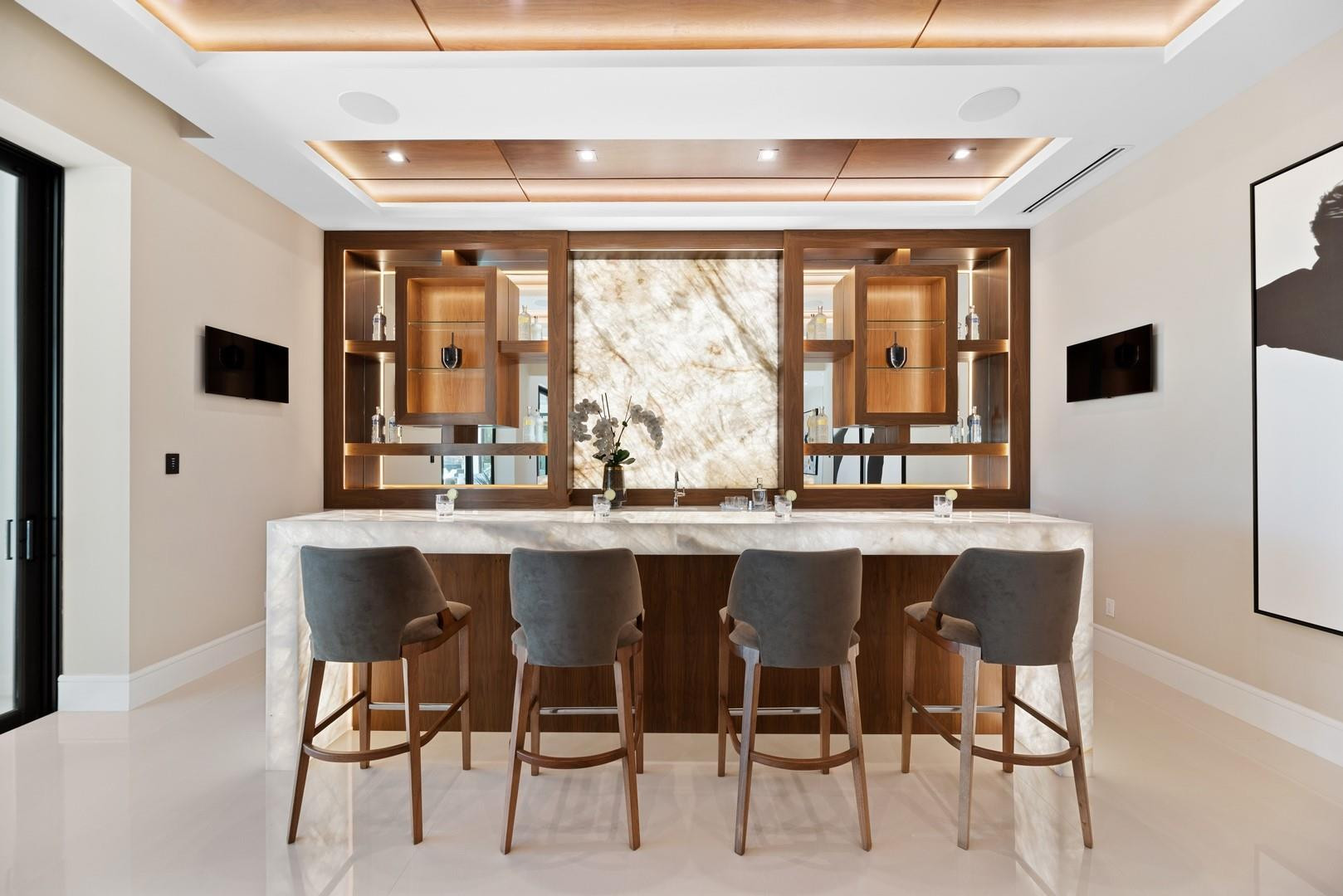 4028 Country Club Ln