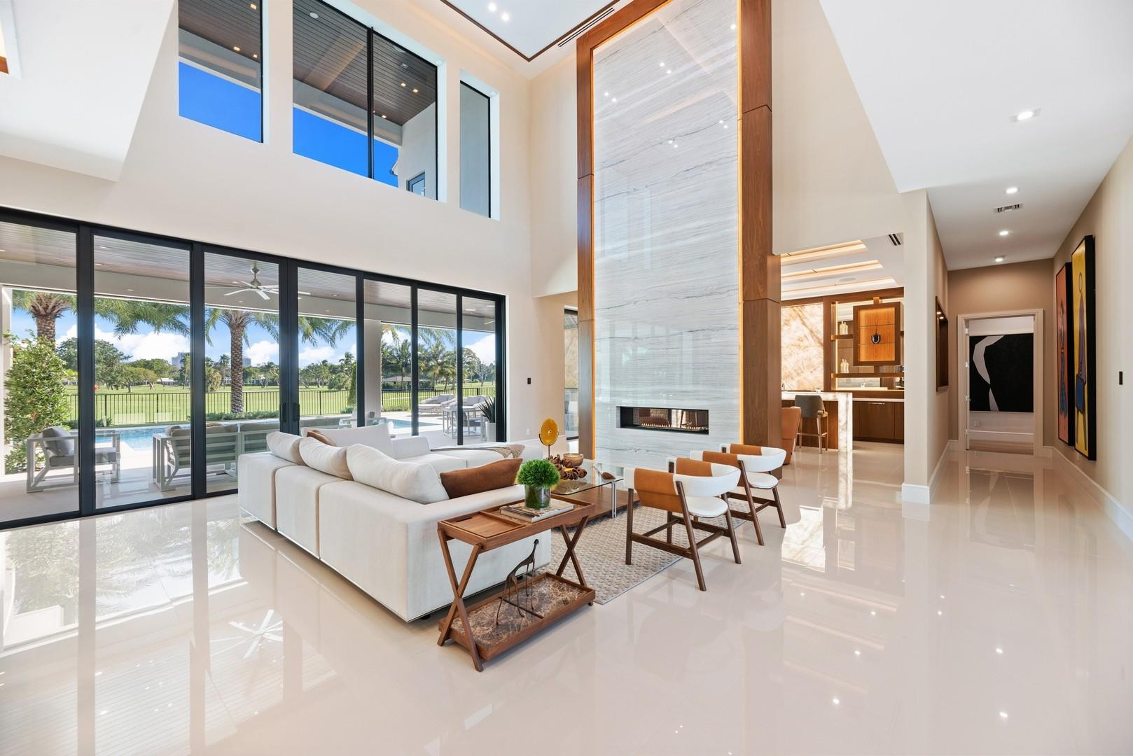 4028 Country Club Ln