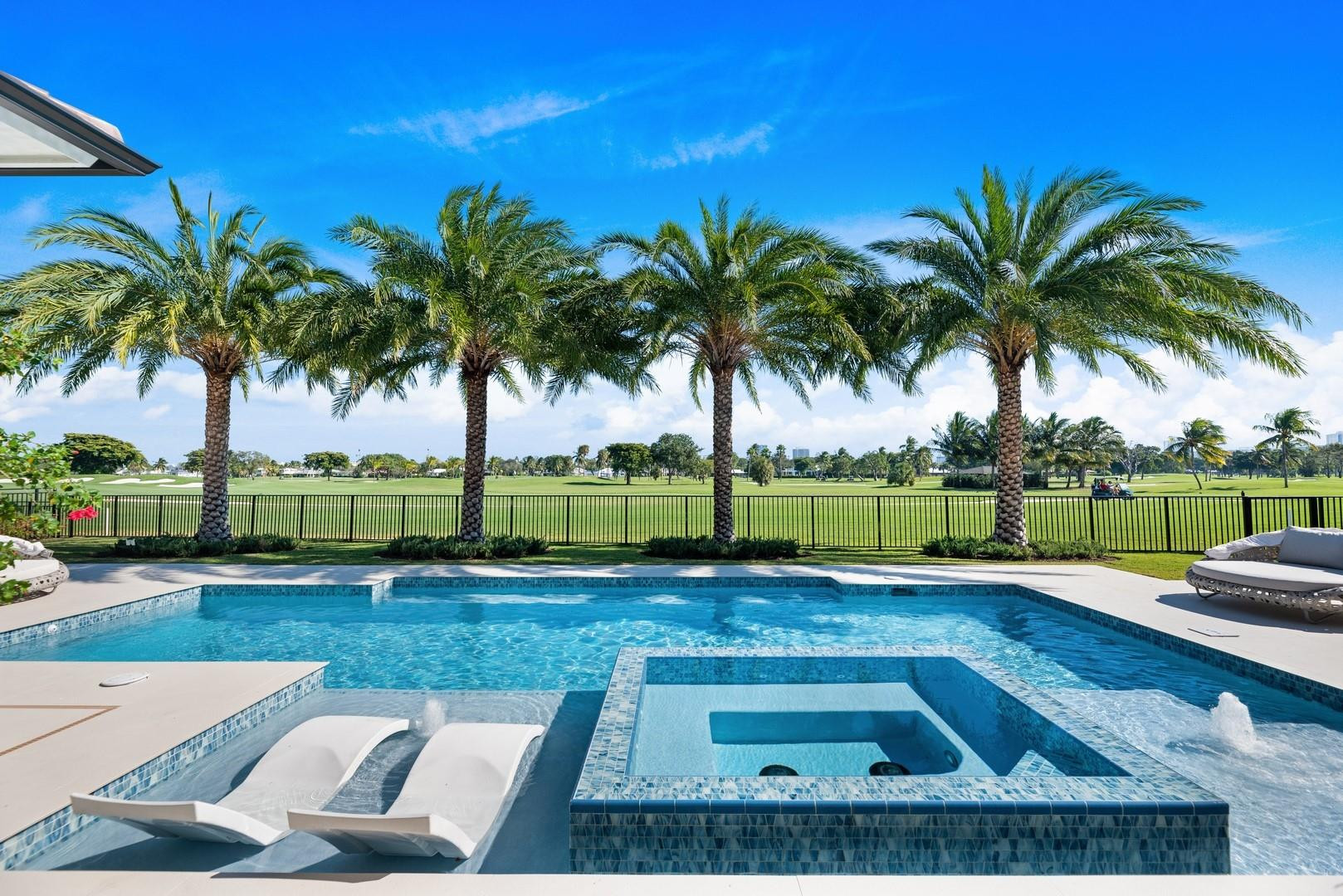 4028 Country Club Ln