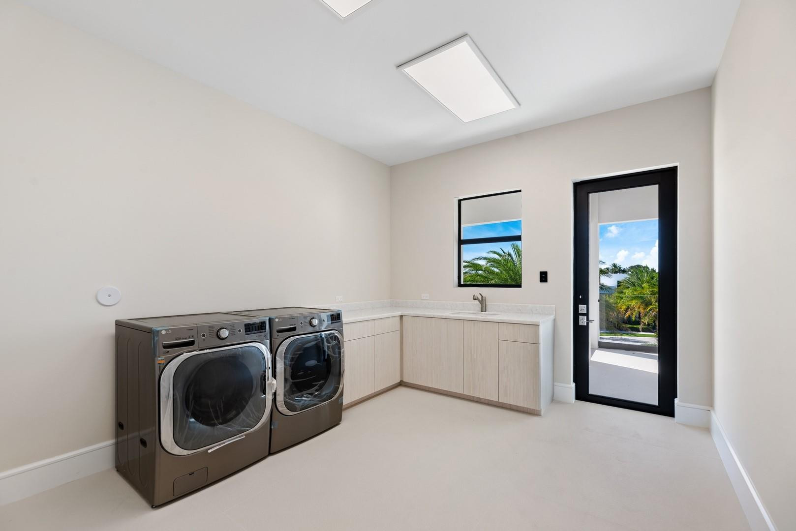 4028 Country Club Ln