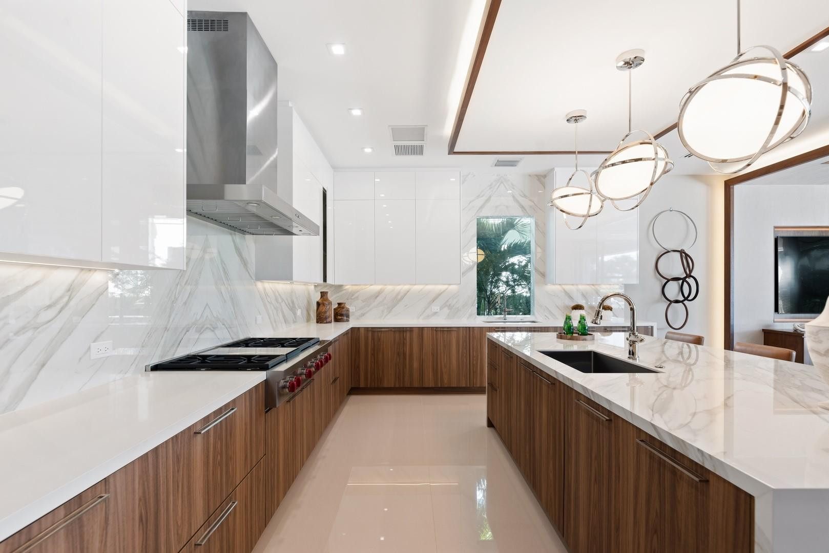 4028 Country Club Ln