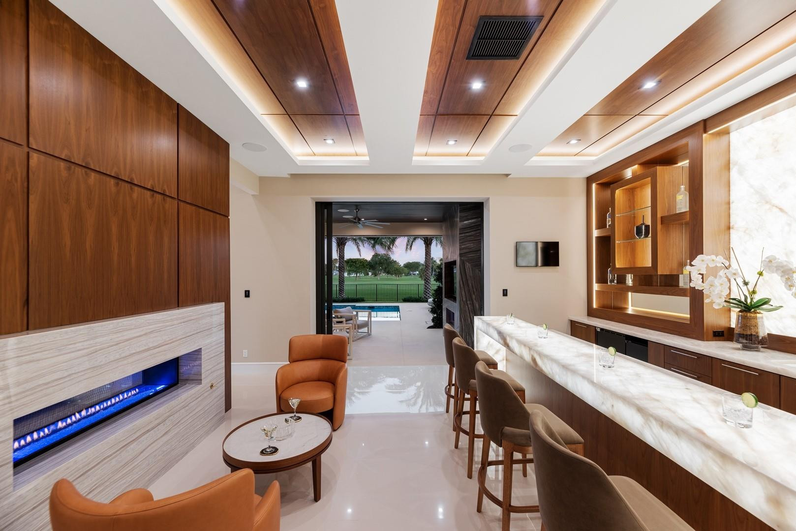 4028 Country Club Ln