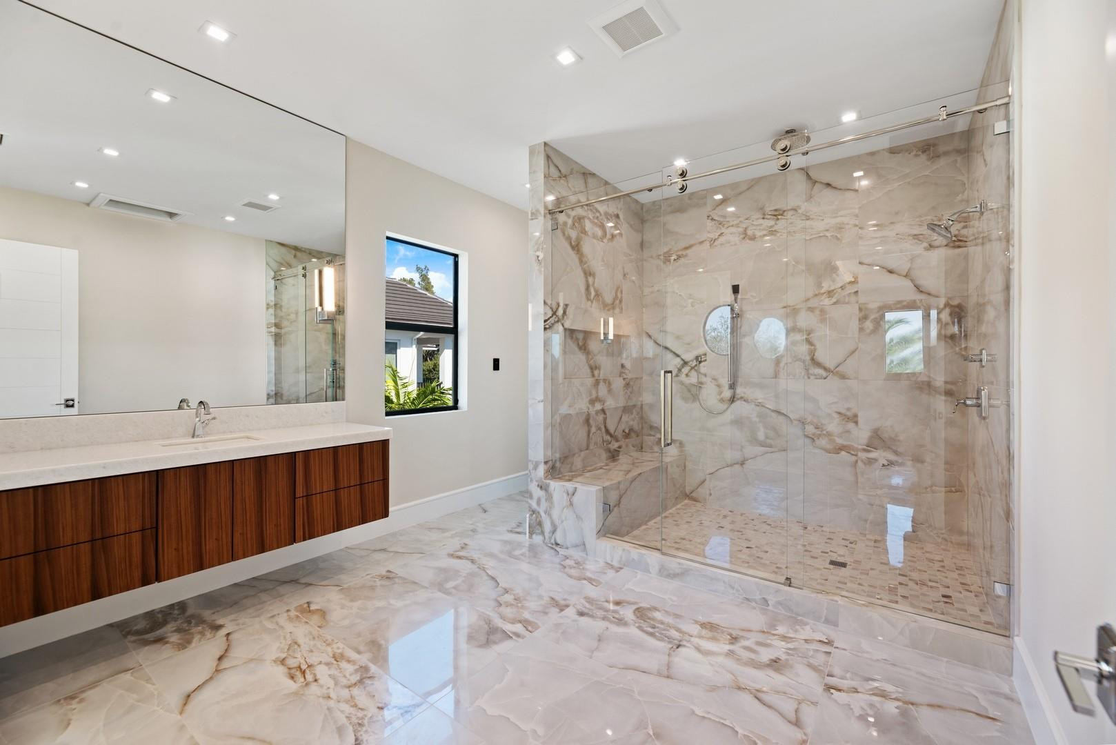 4028 Country Club Ln