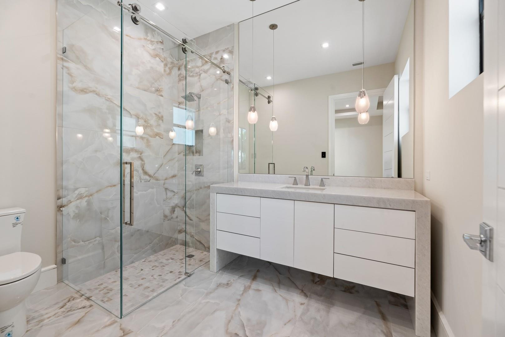 4028 Country Club Ln