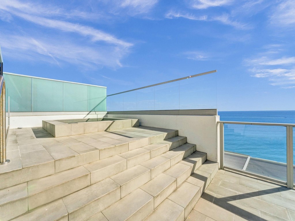 2200 N Ocean Blvd N903