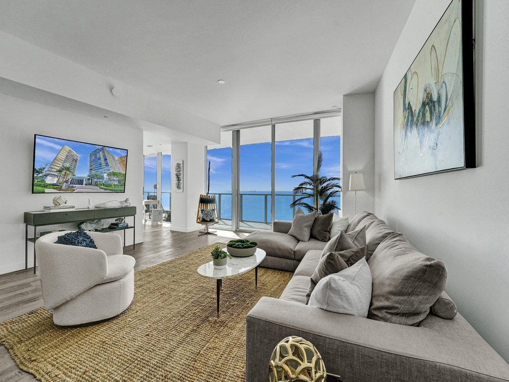 2200 N Ocean Blvd N903