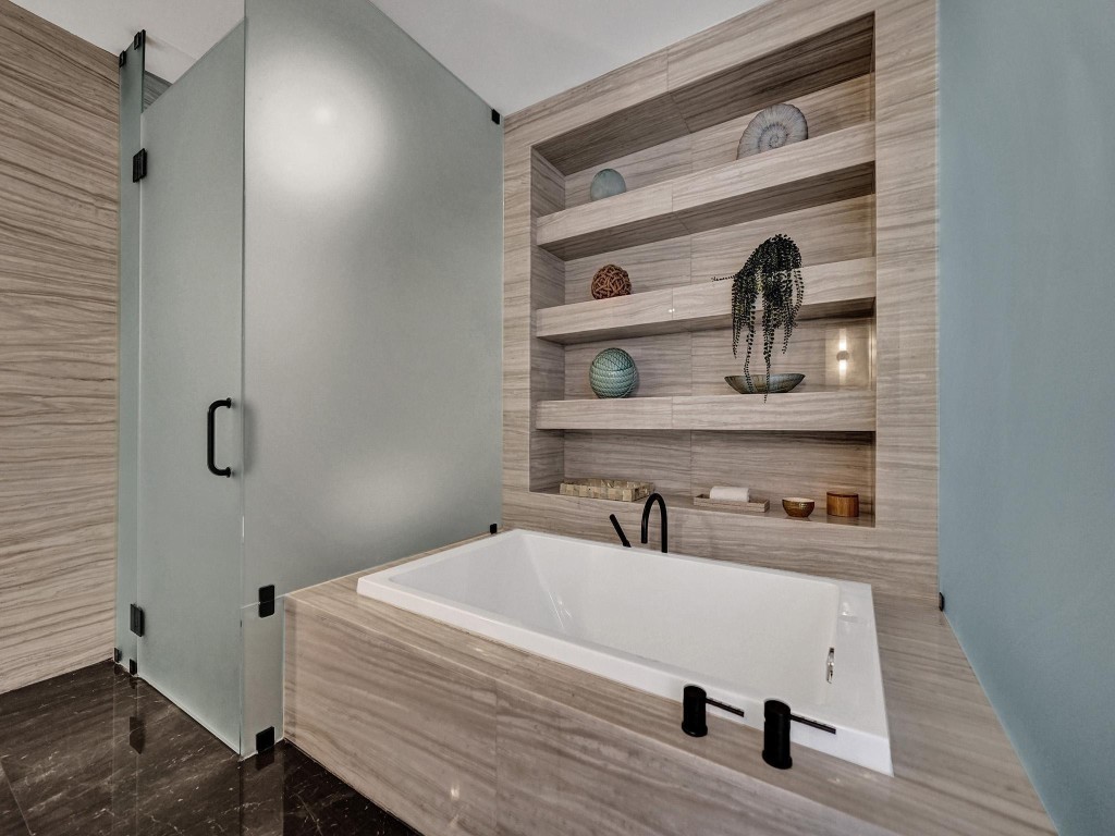 2200 N Ocean Blvd N903