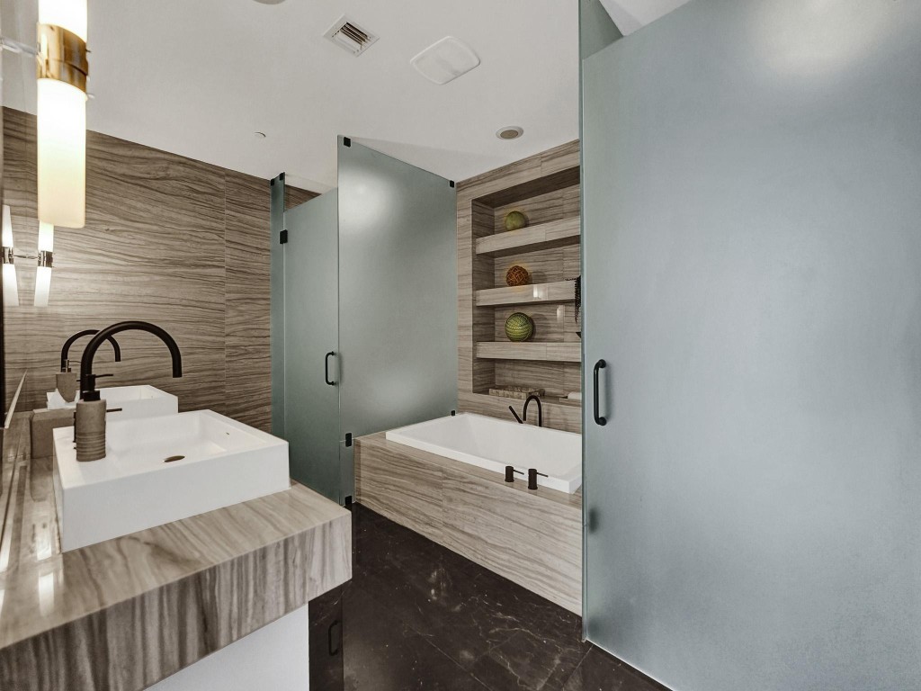 2200 N Ocean Blvd N903