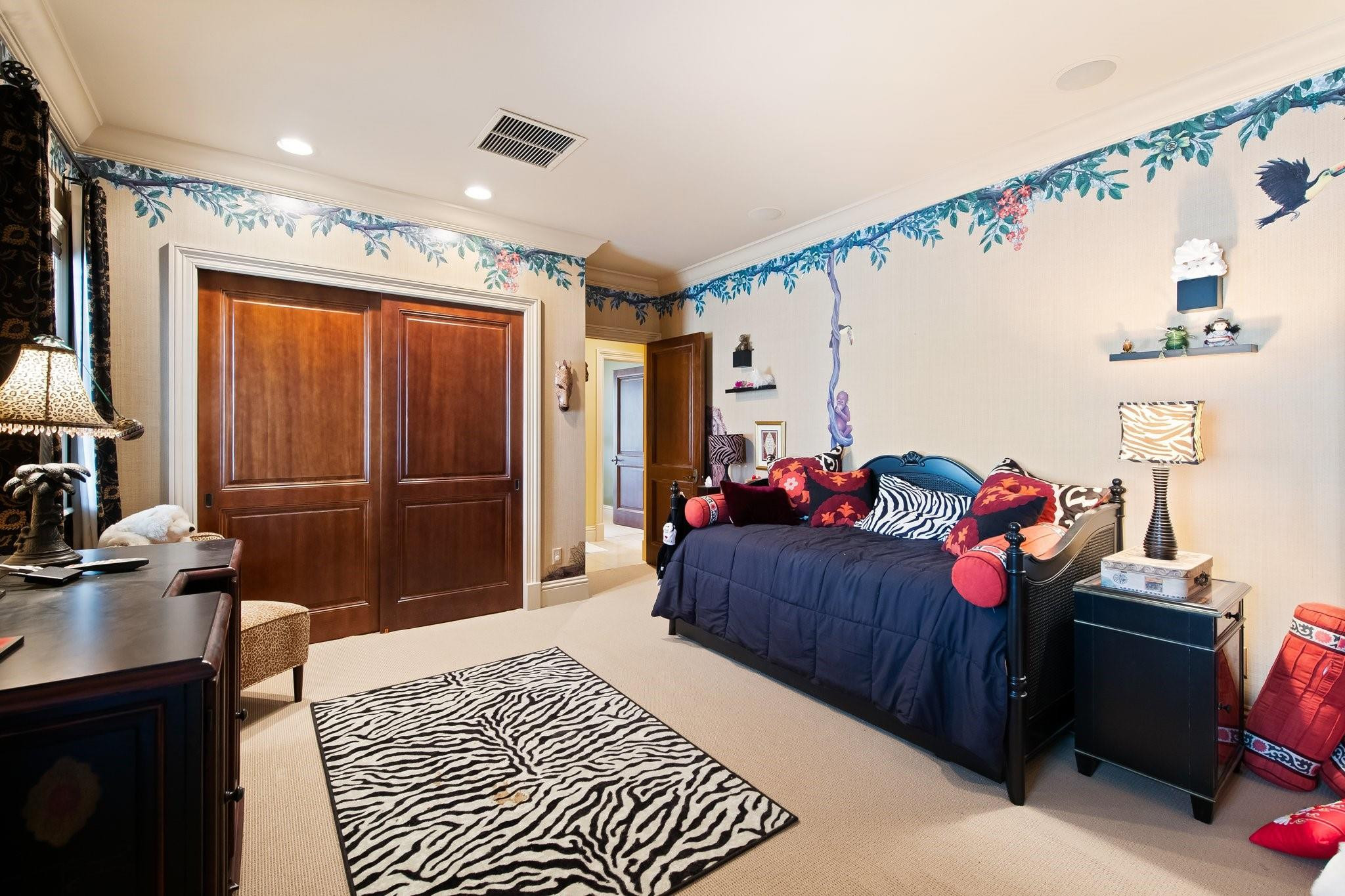 955 Hillsboro Mile