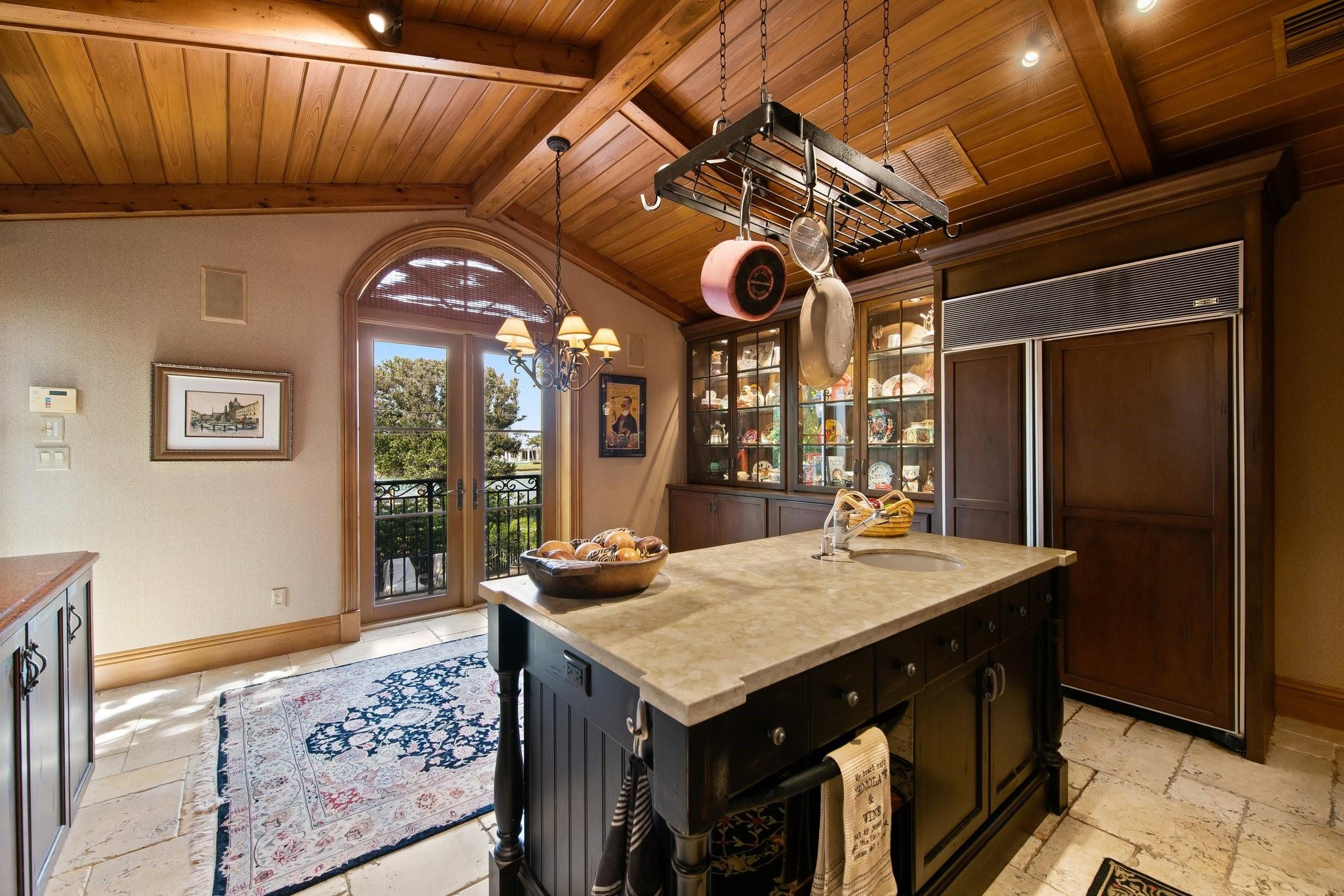 955 Hillsboro Mile