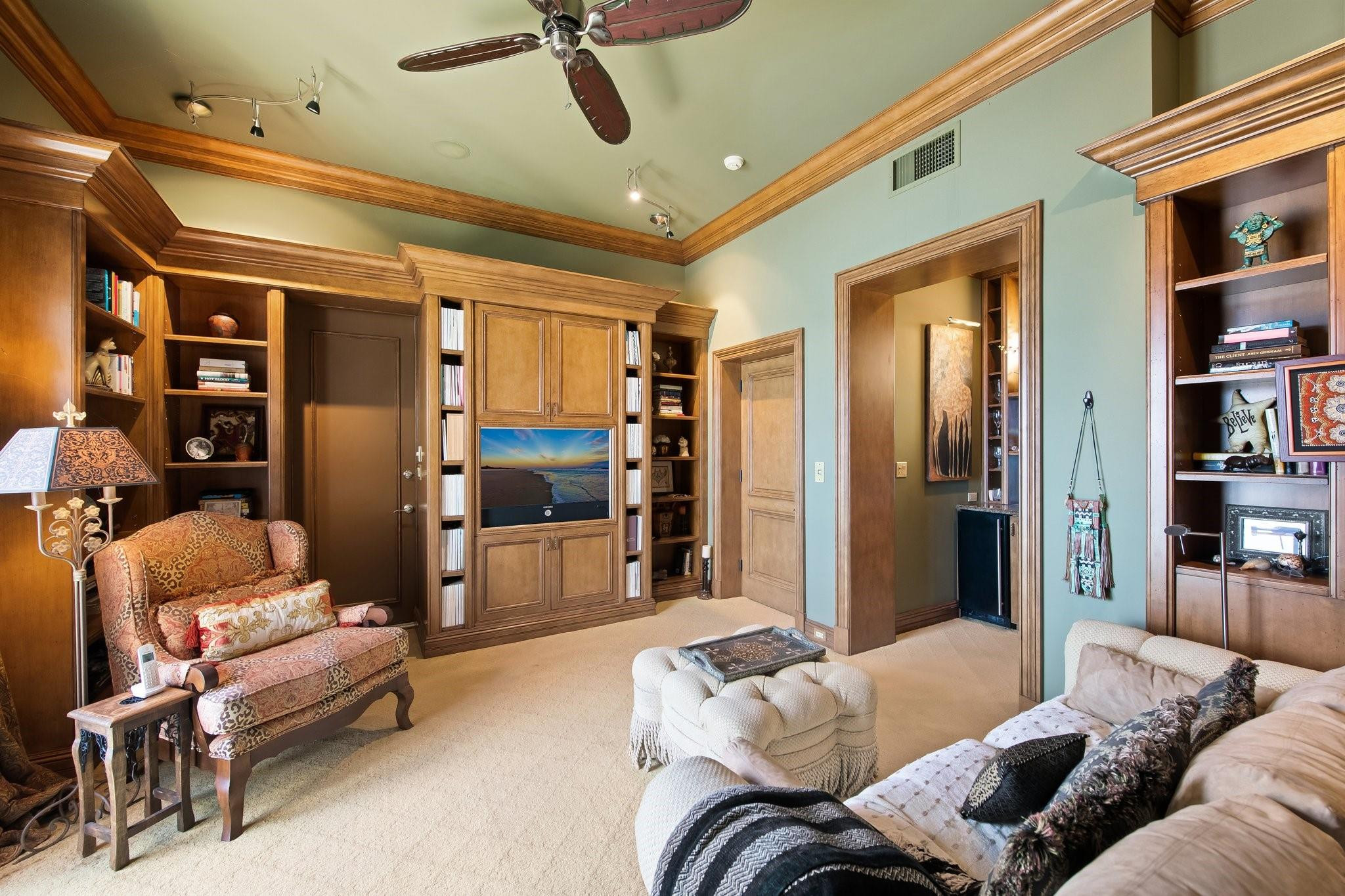 955 Hillsboro Mile