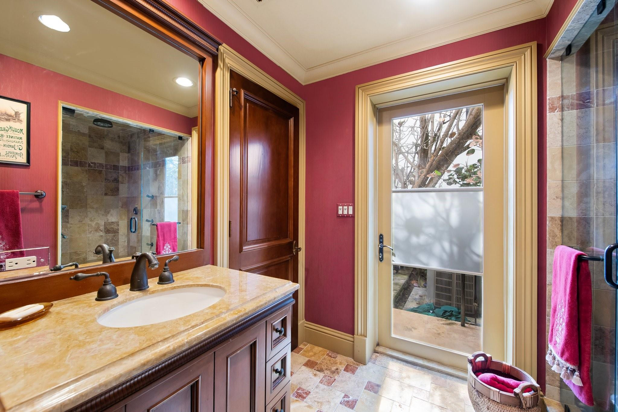 955 Hillsboro Mile