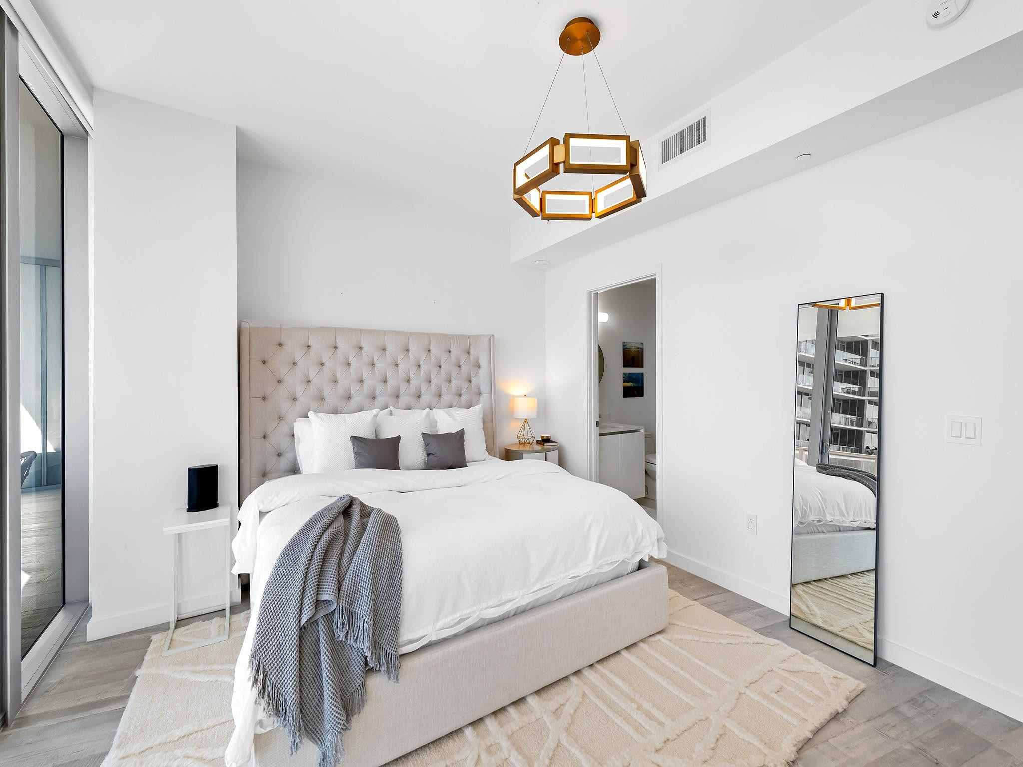 2200 N Ocean Blvd N903