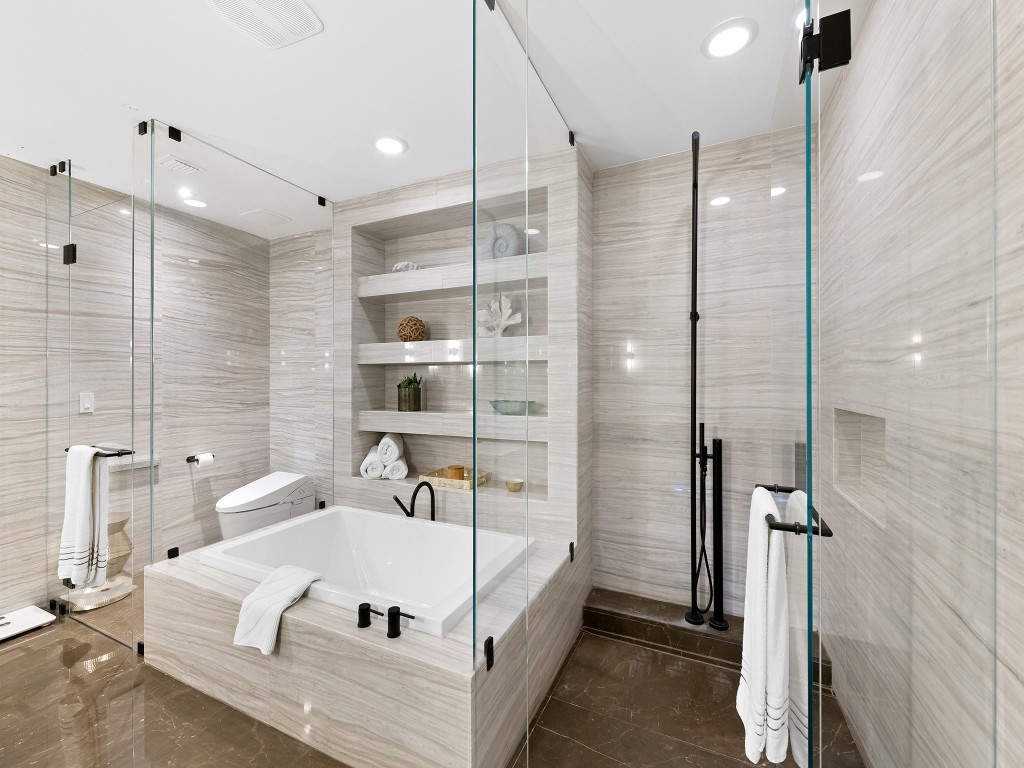 2200 N Ocean Blvd N903