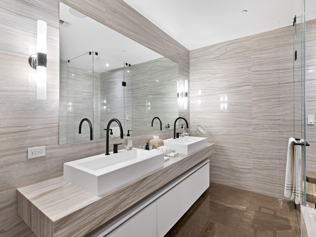 2200 N Ocean Blvd N903