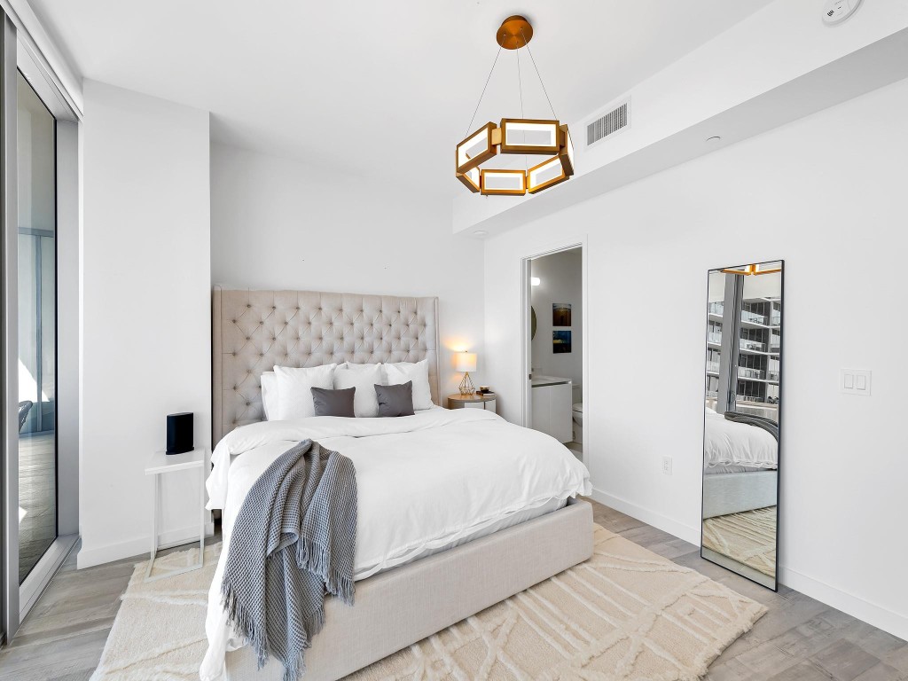 2200 N Ocean Blvd N903