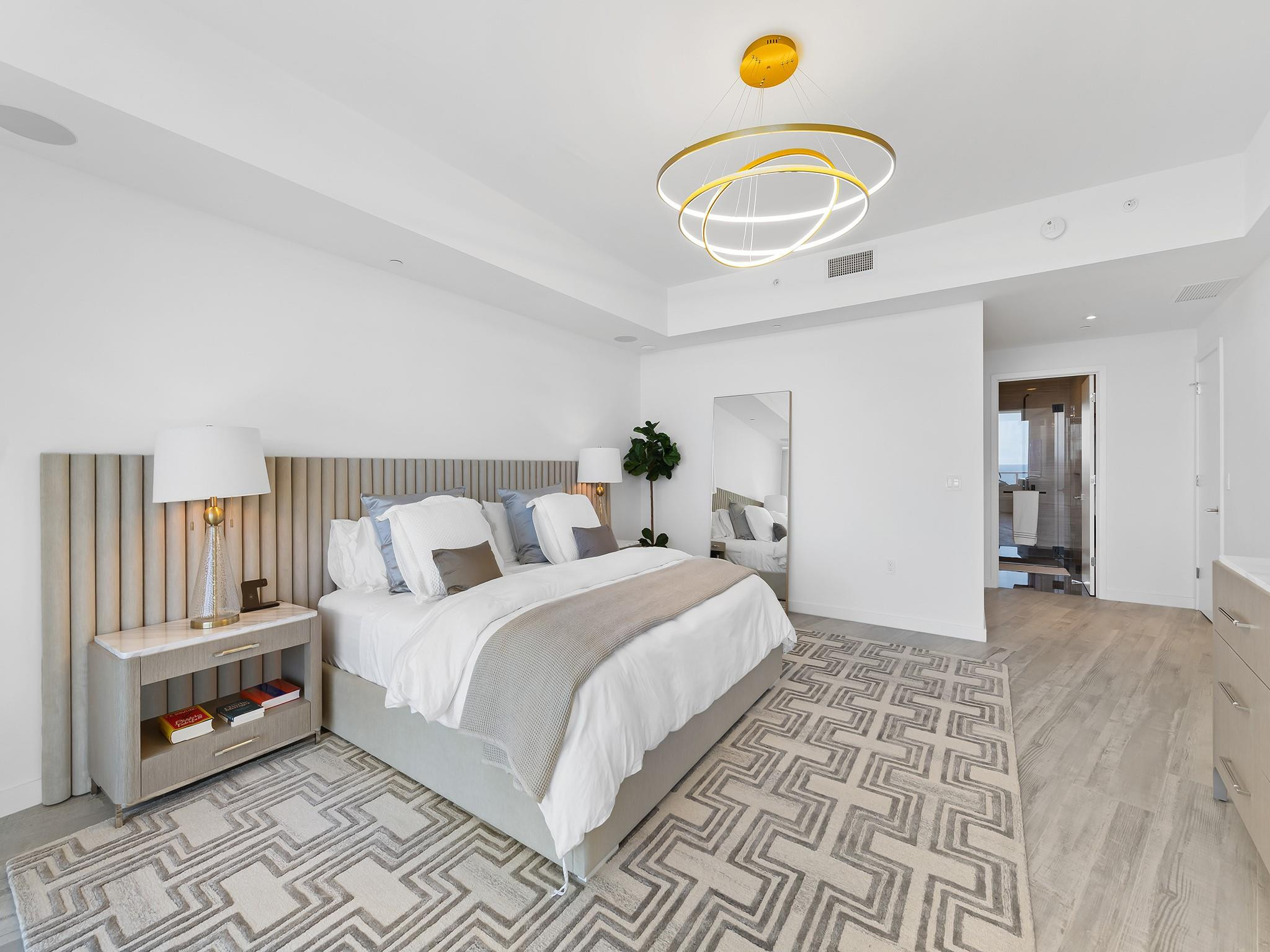 2200 N Ocean Blvd N903