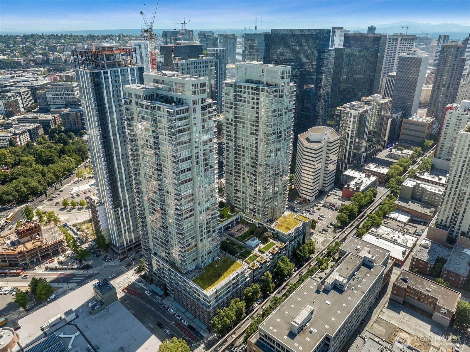 588 Bell Street Unit: 606S