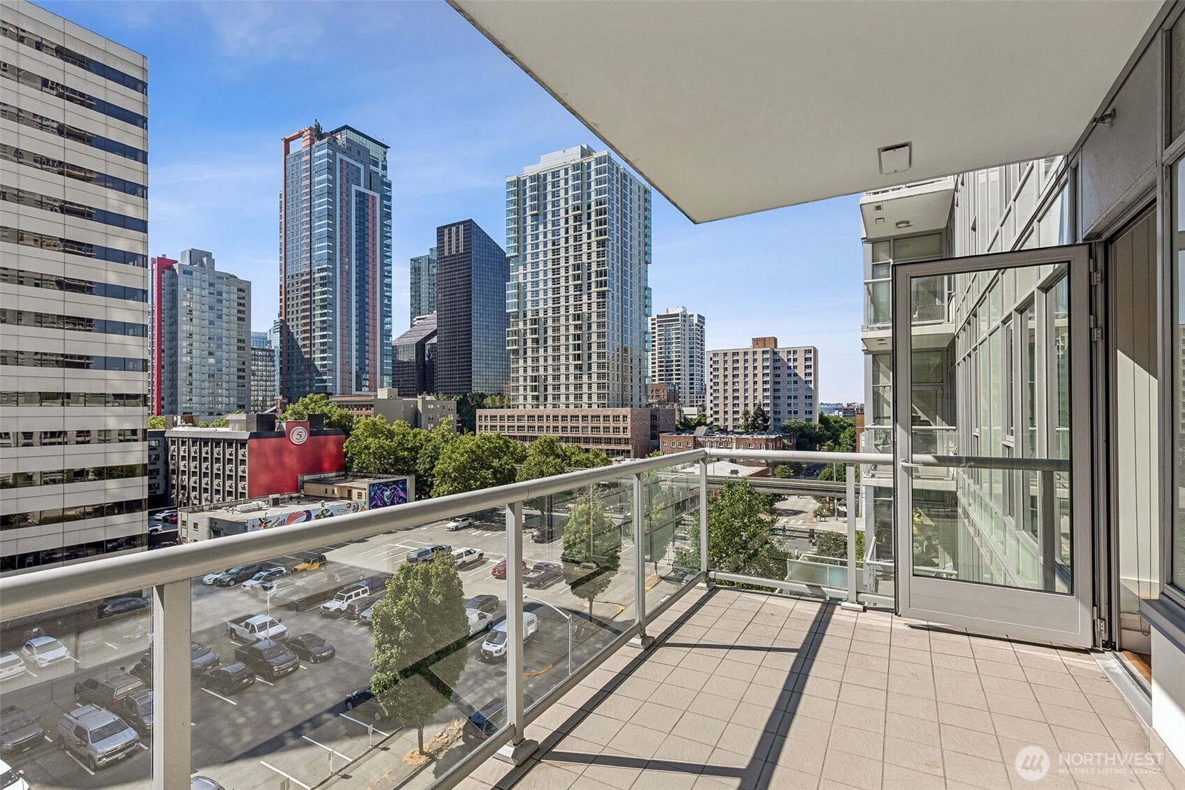 588 Bell Street Unit: 606S