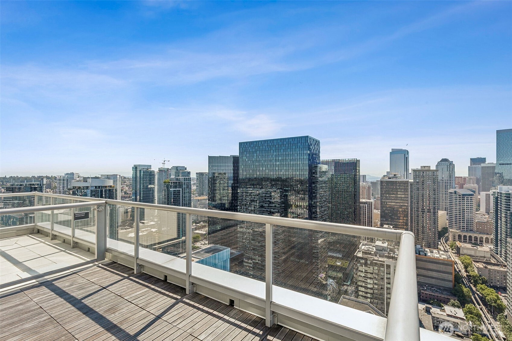 588 Bell Street Unit: 606S