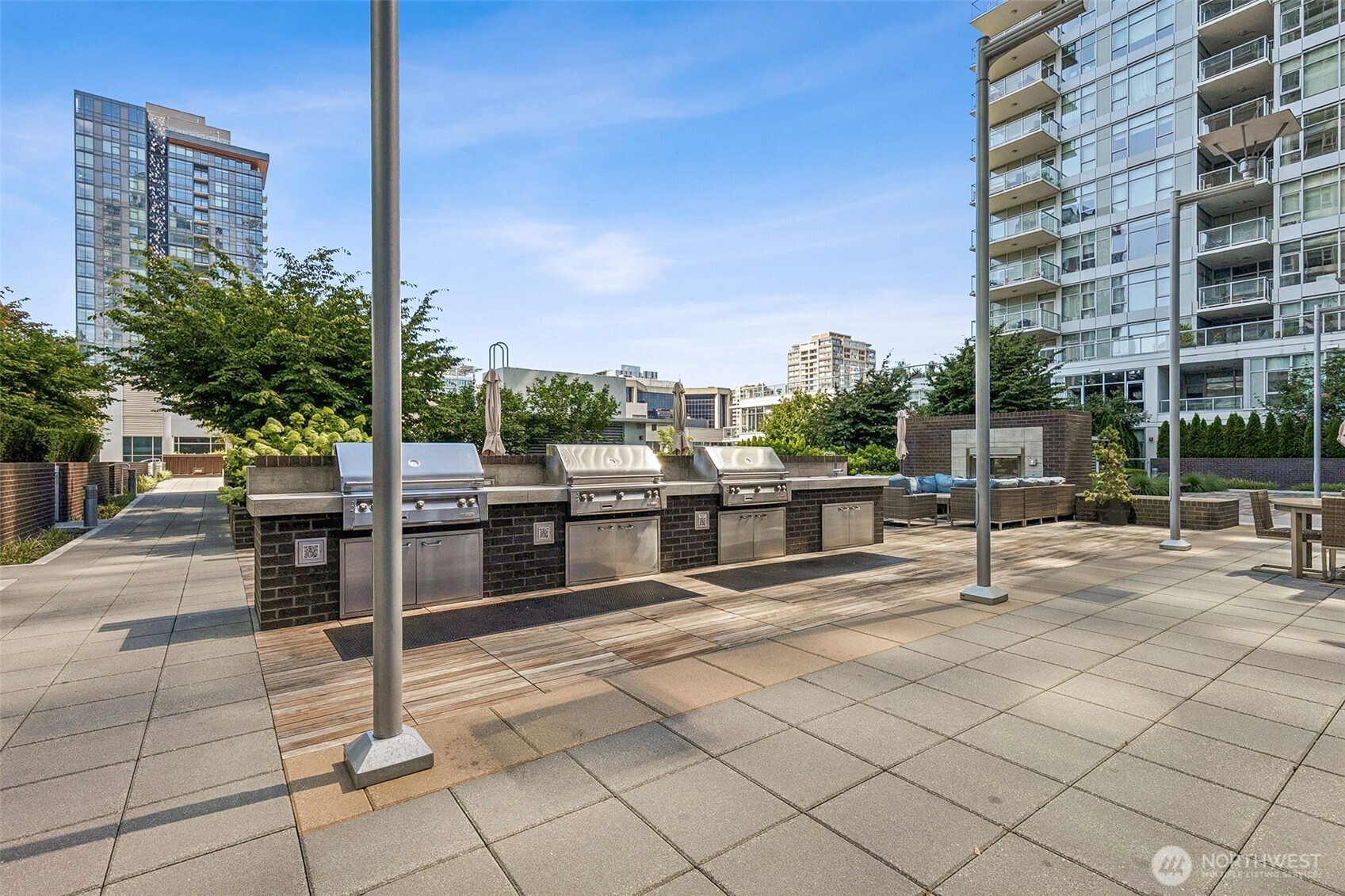 588 Bell Street Unit: 606S