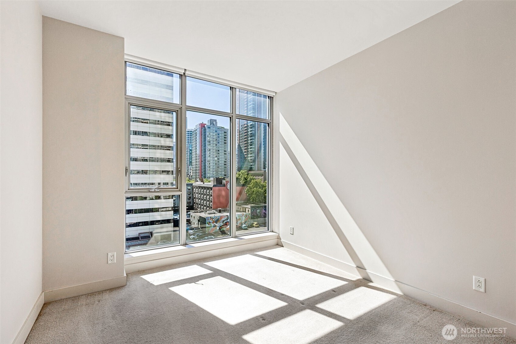 588 Bell Street Unit: 606S