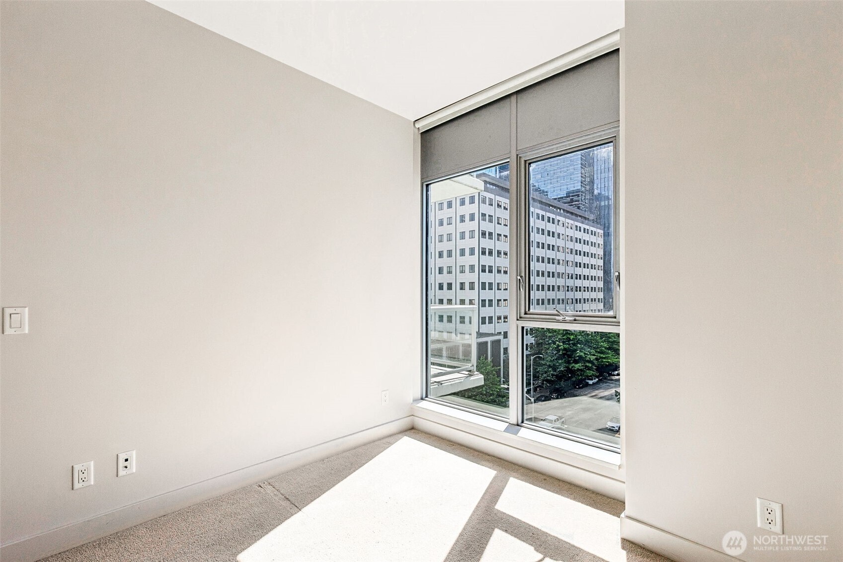 588 Bell Street Unit: 606S