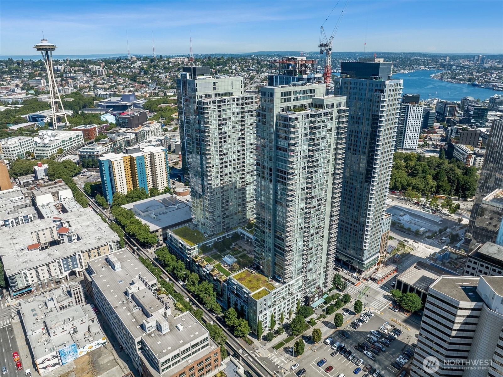 588 Bell Street Unit: 606S