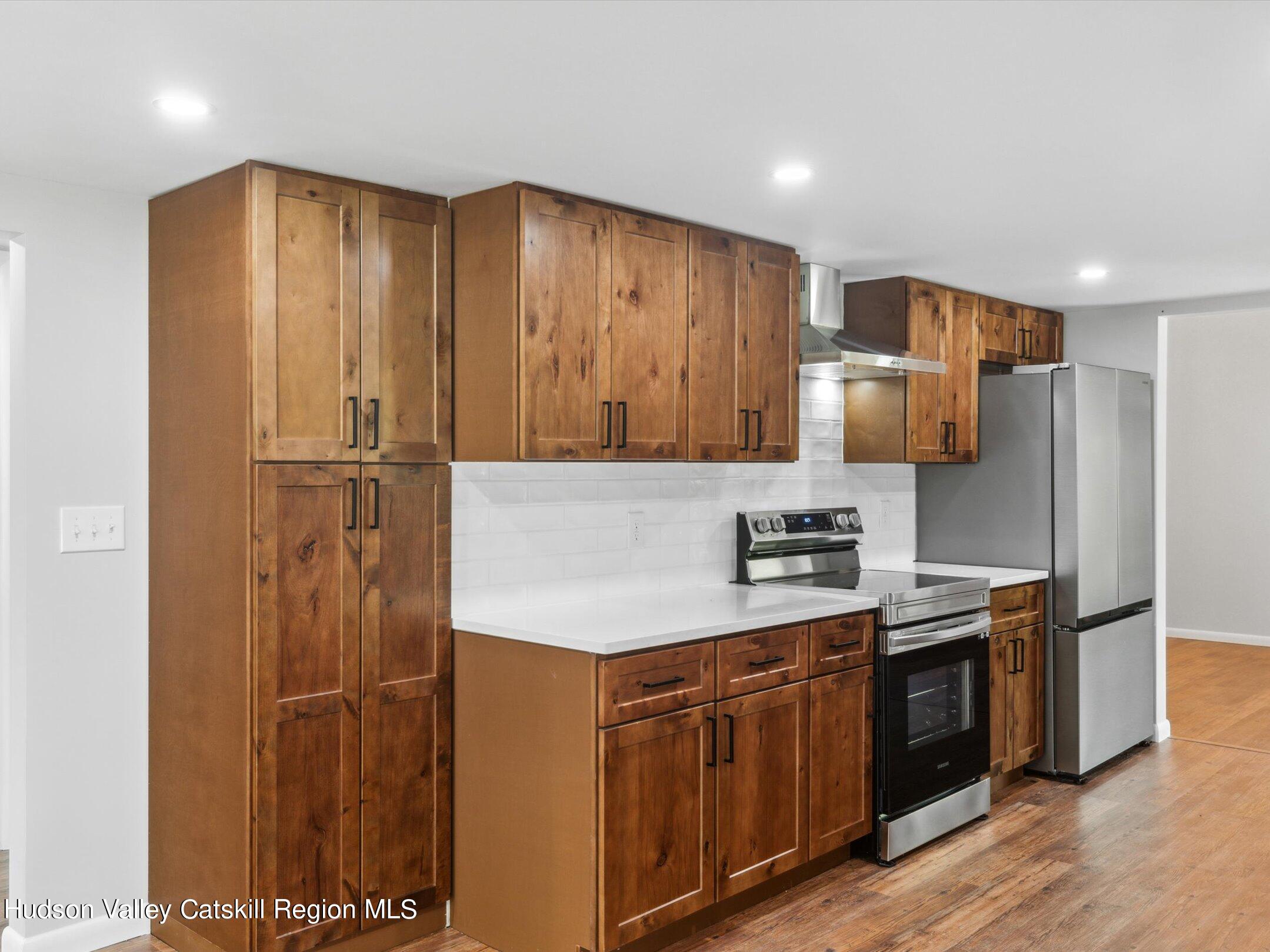 8 Cedar Lane