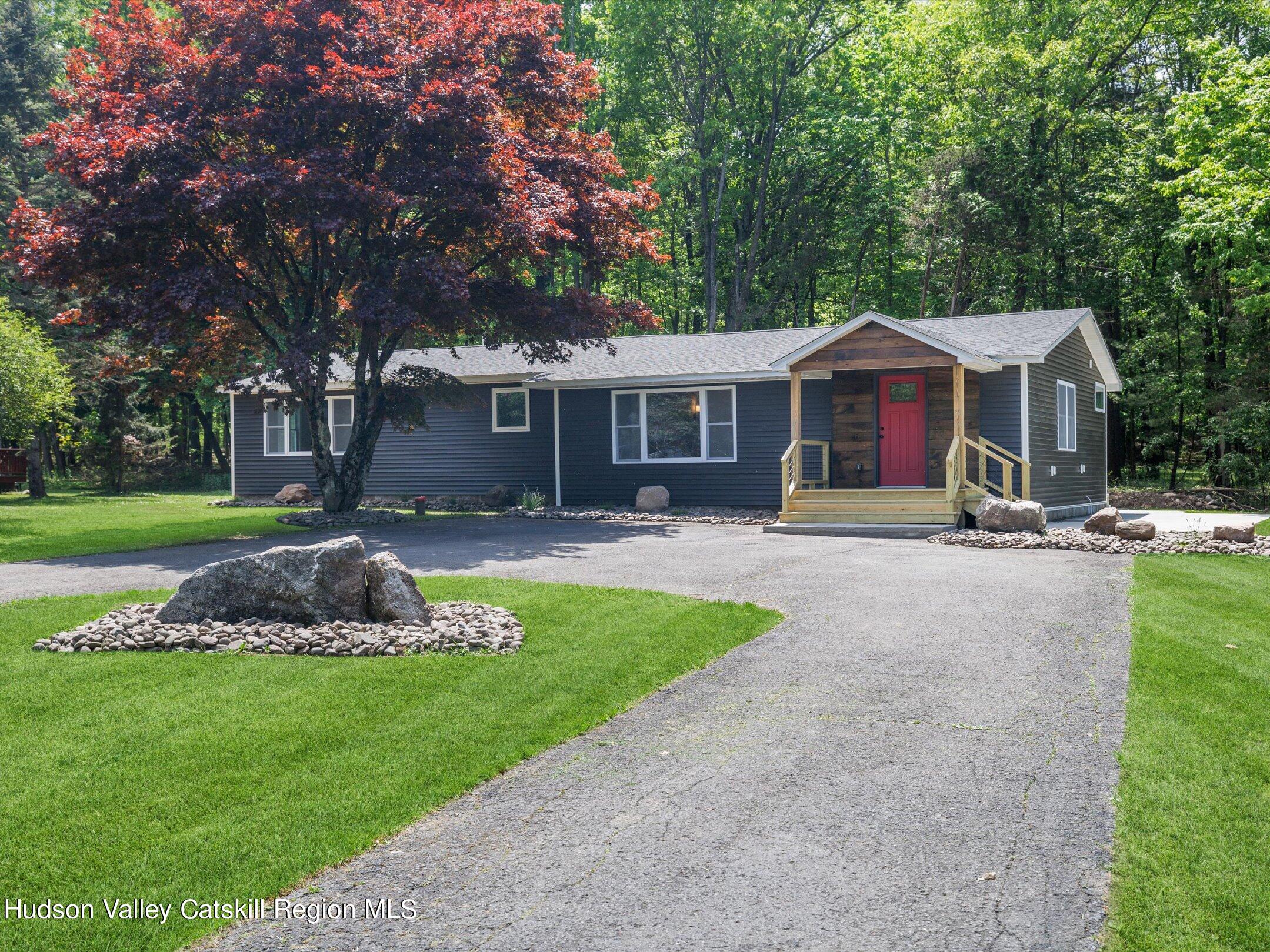 8 Cedar Lane