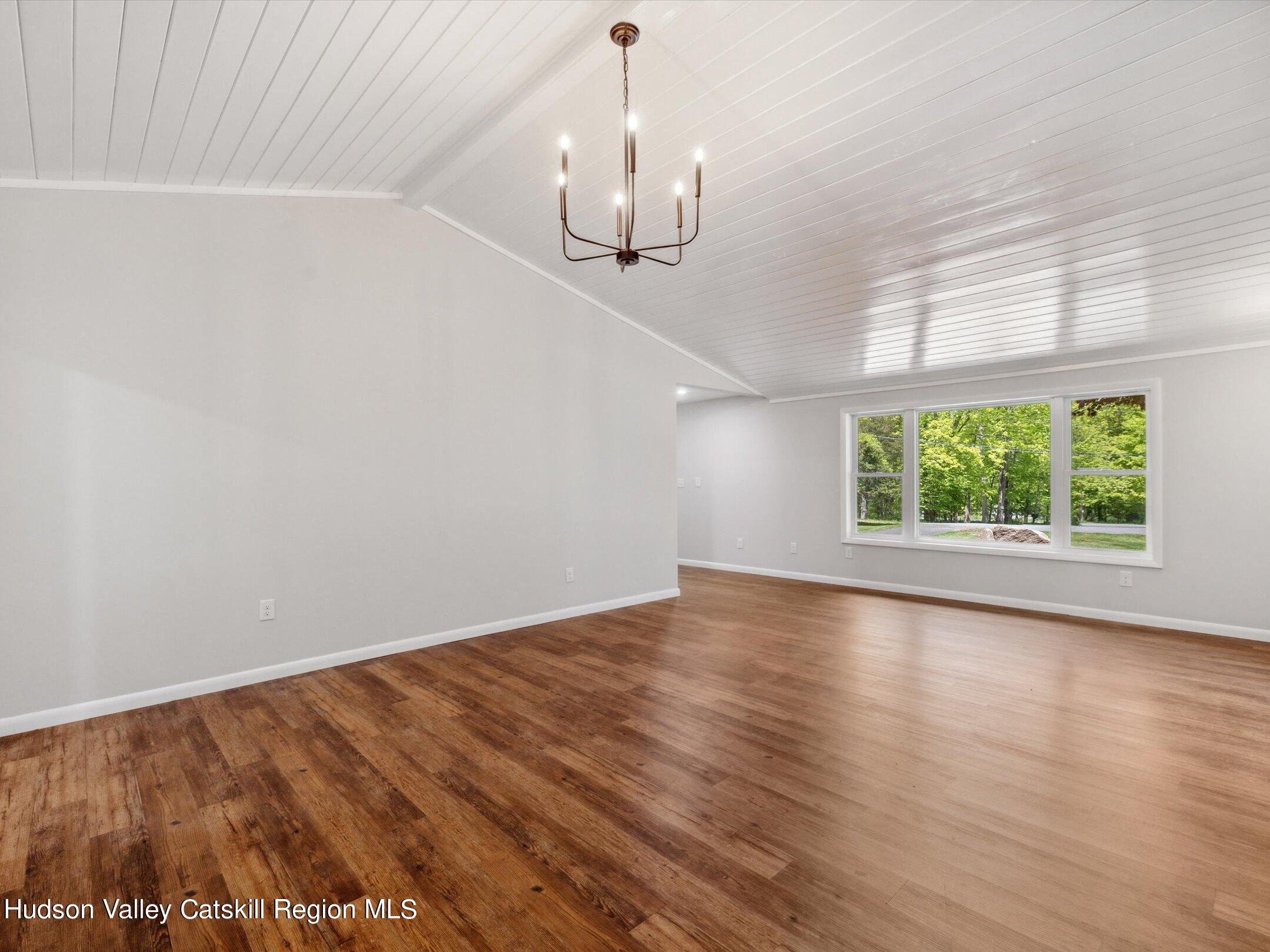8 Cedar Lane