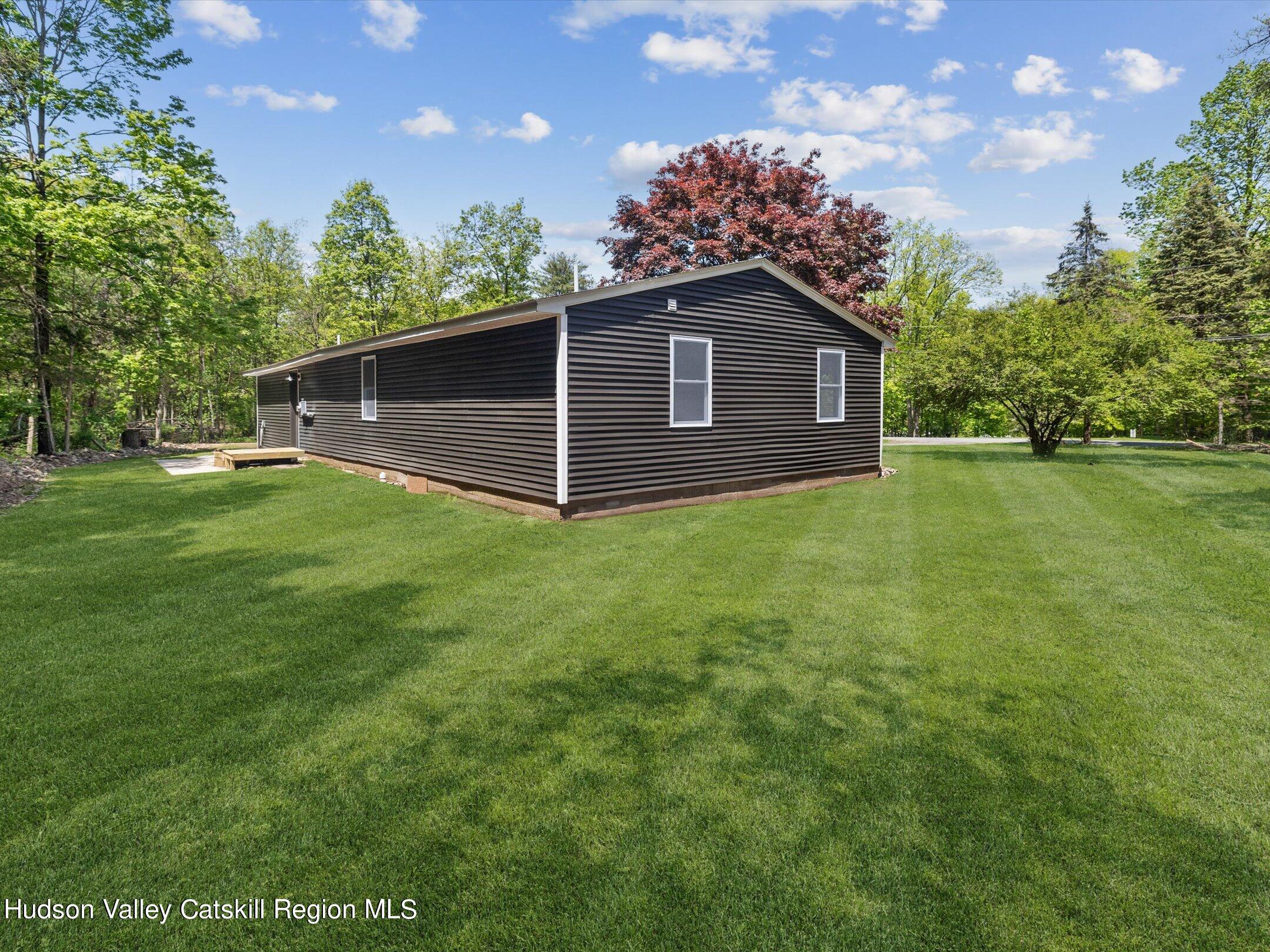 8 Cedar Lane