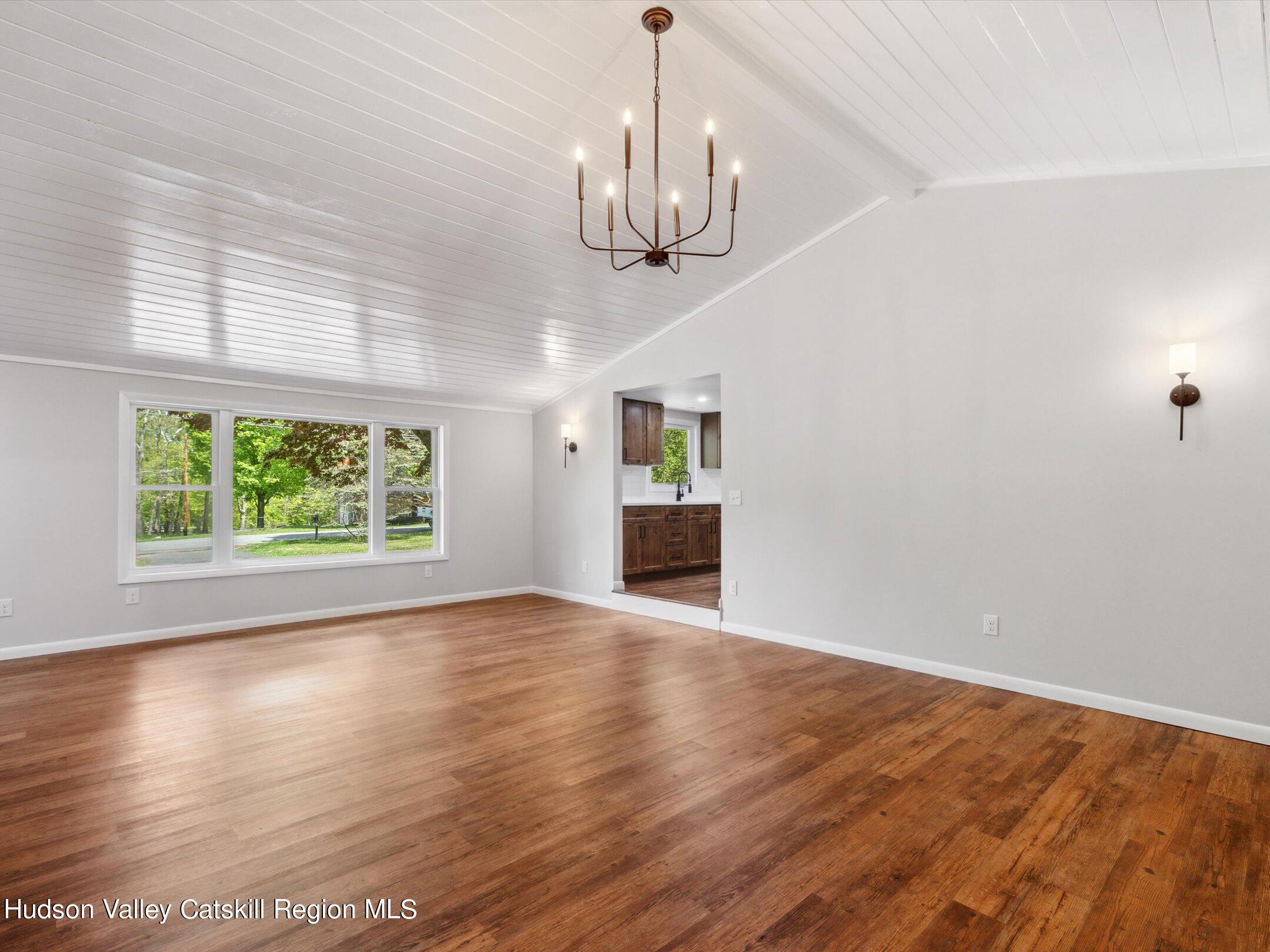 8 Cedar Lane