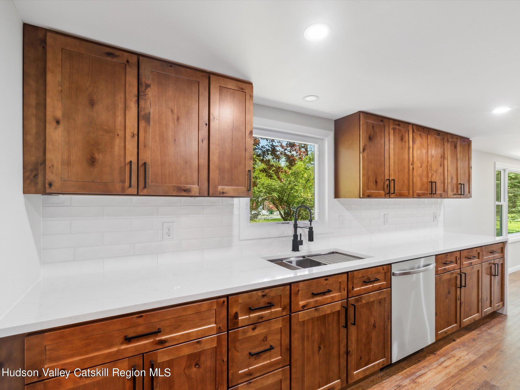 8 Cedar Lane
