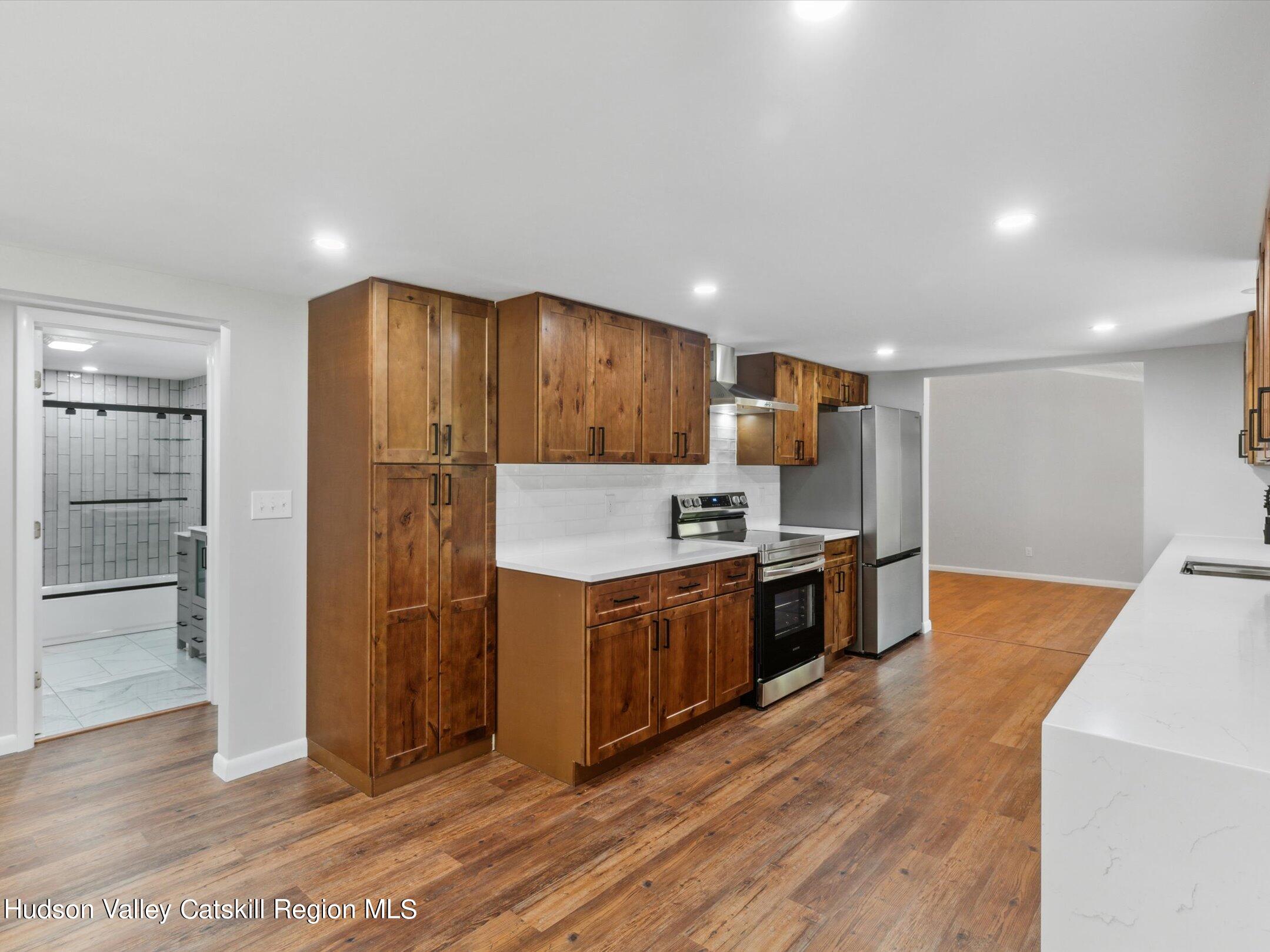 8 Cedar Lane