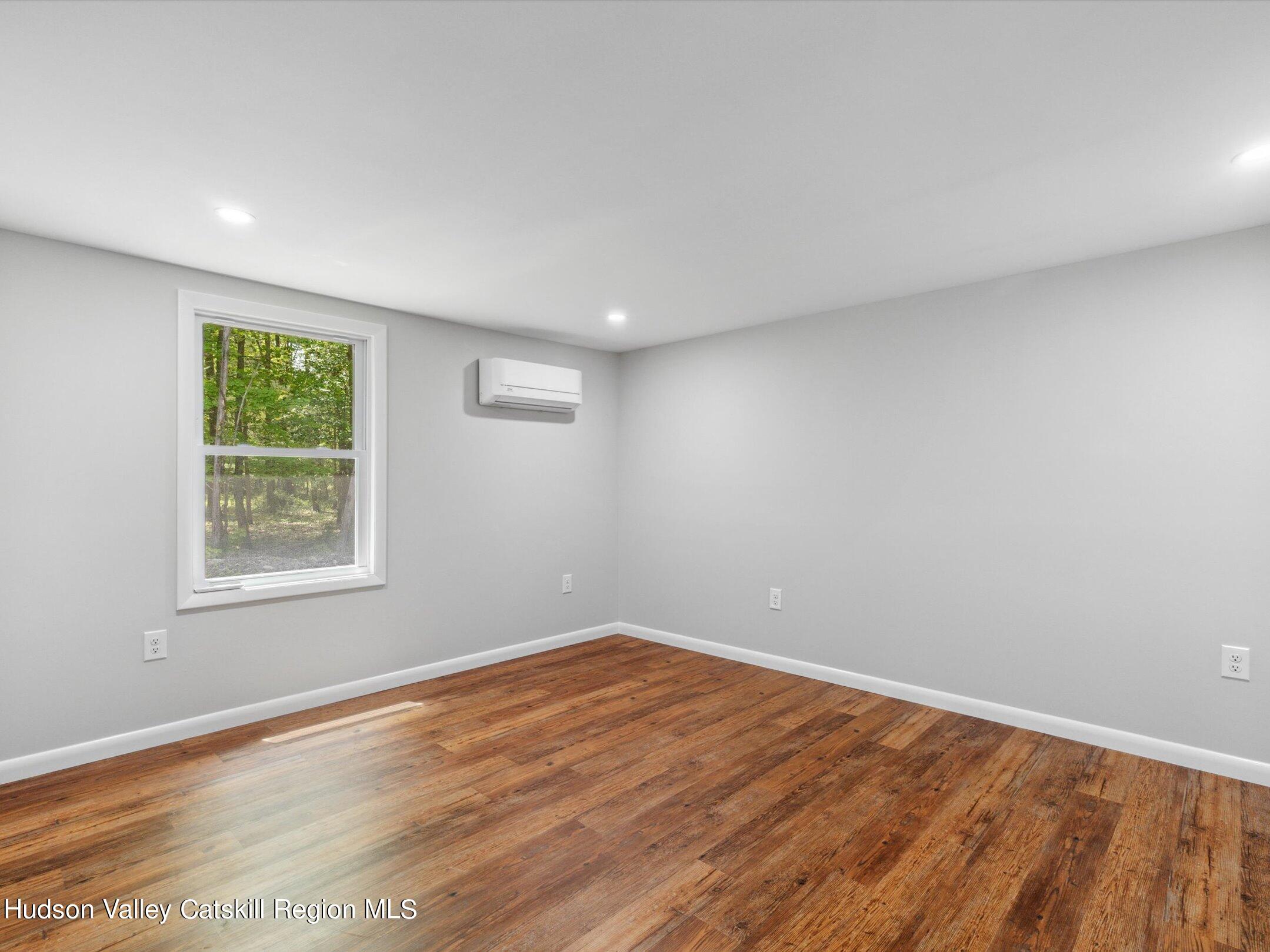 8 Cedar Lane