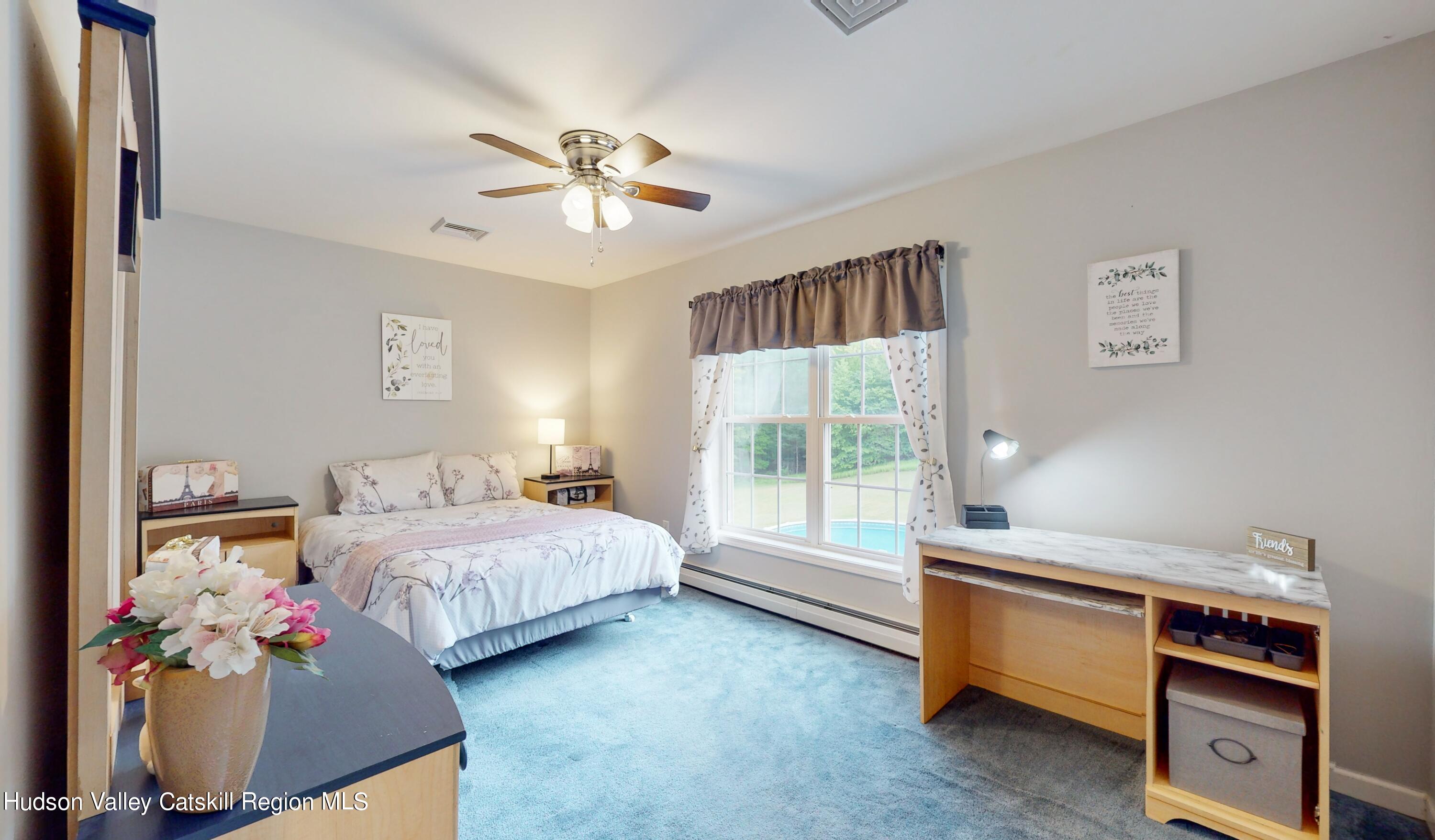 425 Queens Highway