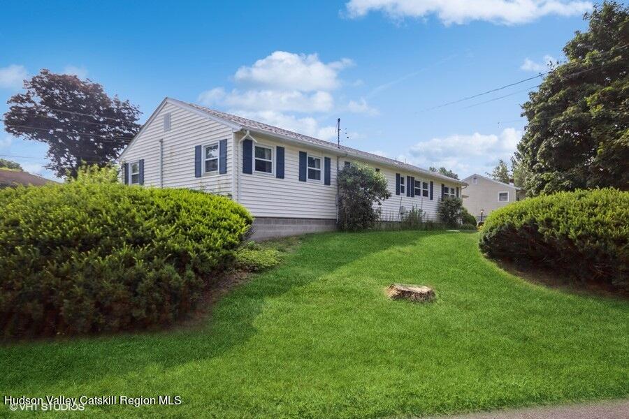 11 Spring Lake Drive